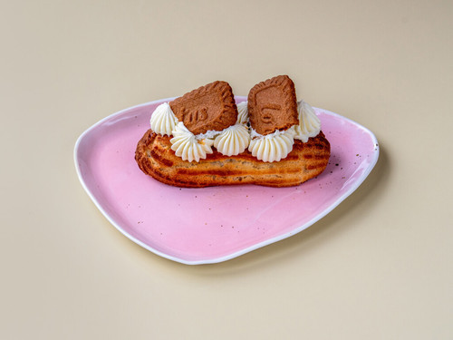 9836316 bezowka Food ekler korzenny 4x3.jpg