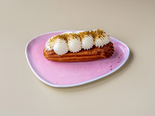 9836316 bezowka Food ekler pistacjowy 4x3.jpg