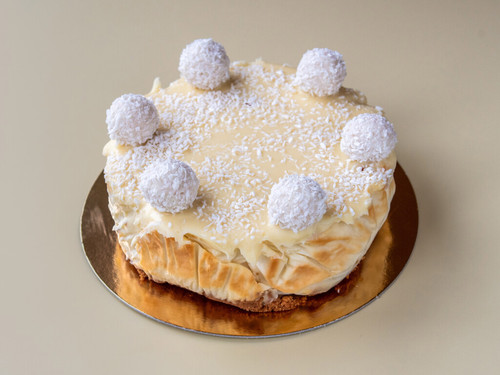 9836316 bezowka Food sernik rafaello caly 4x3.jpg