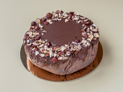 9836316 bezowka Food sernik czekolada orzech laskowy caly 4x3.jpg