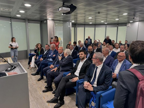 447626978 18301835719087706 2230038944021291892 n.jpg?stp=cp6 dst jpg q85 s600x600& nc cat=108&ccb=1.jpg