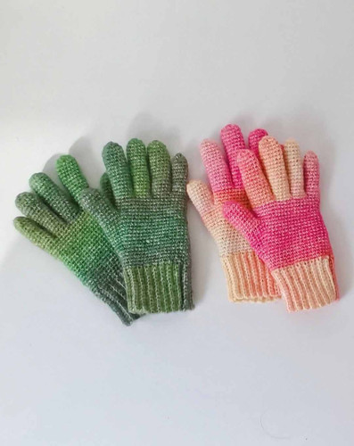 handmade spinus crochet blog - How To Better Crochet Mittens 3.jpg