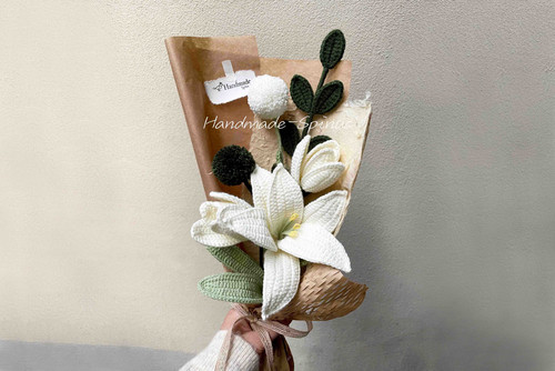 handmade spinus crochet blog - How To Better Crochet Flowers 1.jpg