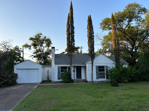 3 Front of House.jpg