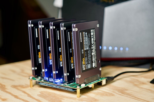 radxa taco 5 sata 8tb ssd raspberry pi.jpg