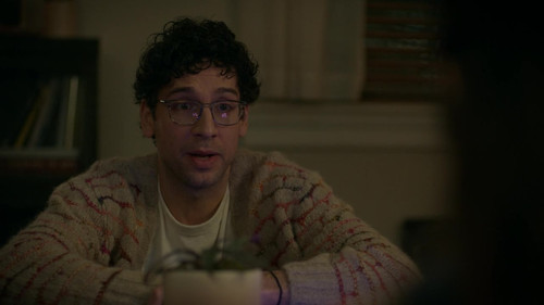 Not.Dead.Yet.S02E03.Not.in.the.Cards.Yet.720p.AMZN.WEB DL.DDP5.1.H.264 NTb 005.jpg