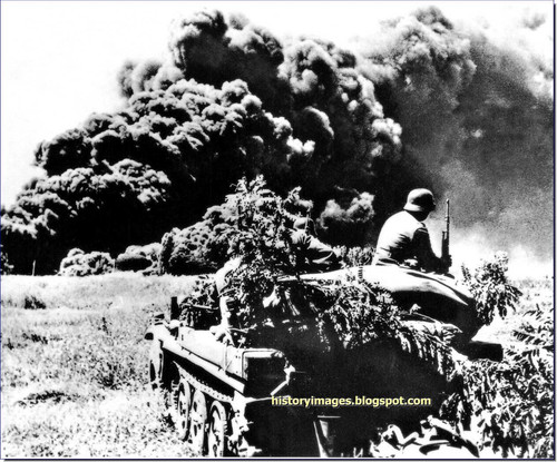 germans attack caucasus 1941 1943 german soldiers watch burning oil wlls maykop 1942