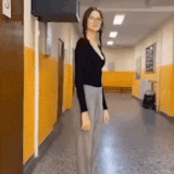 汤姆的表姐.gif