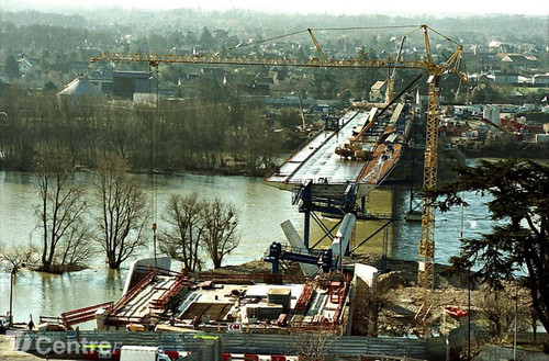 Orléans Pont de l'Europe 08.jpg