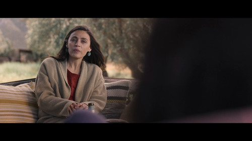 Familia.(2023).WEB DL.1080p.Latino.PGD.mkv snapshot 01.11.34.000.jpg