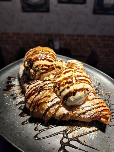 Croissant with Gelato.jpg