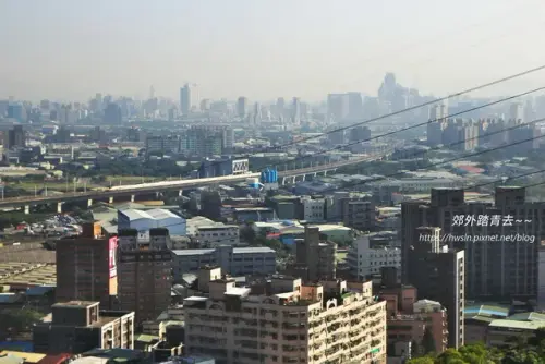 00004 大同庭園餐廳眺望高鐵.webp