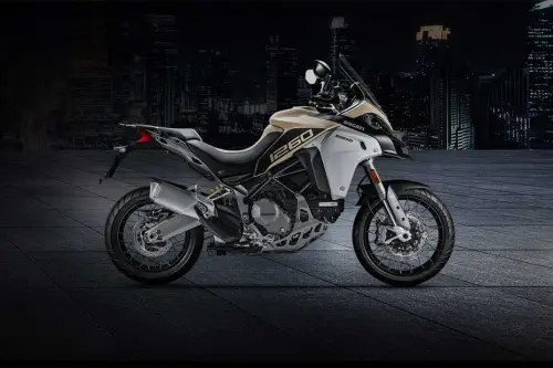 ducati multistrada 1260 right side viewfull image 987483.webp