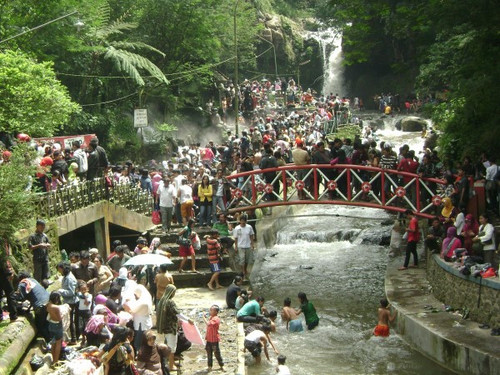 Tempat Wisata Guci Tegal 600 x 450.jpg