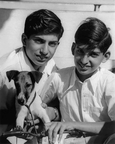 Ratan Tata Childhood Image.jpg