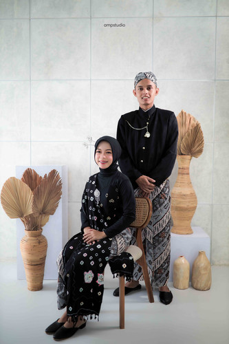 16rp hitam.jpg