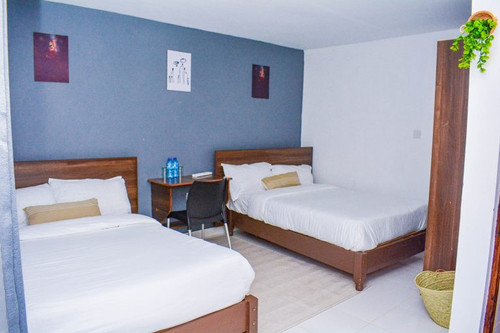Guest Room 1 768x512.jpg