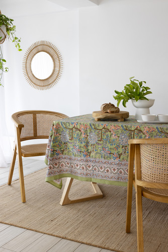 Table Cloth LR 03.jpg