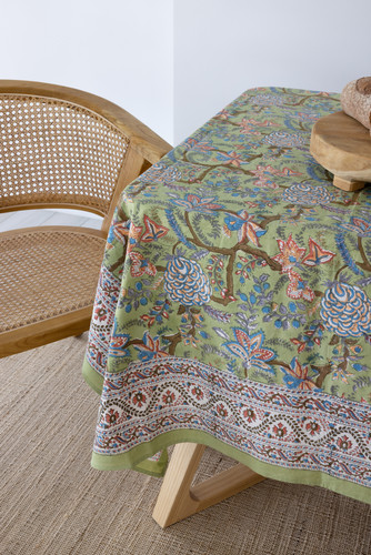 Table Cloth LR 01.jpg