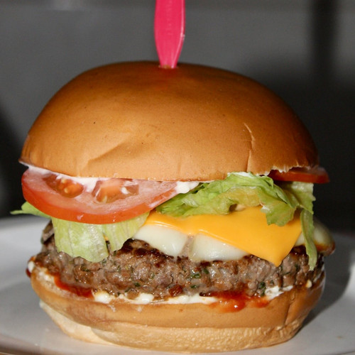 images lnzOeYL0xfhwnDCtVxjnLHzHtsq2 recipe ca737a4a 2a7f 4c9f 90e1 db3050b6a93e Hambúrguer caseiro ?.jpg