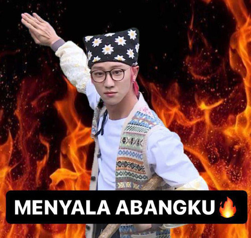 GHlAbHXa4AAzlaj.jpg