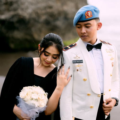 Putih Emas Modern Ucapan Selamat Hari Raya Idul Fitri 2024 Konten Postingan Instagram (2).jpg