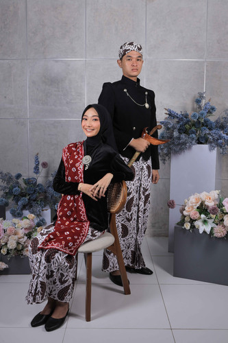 20231121 16 rp frame hitam.jpg