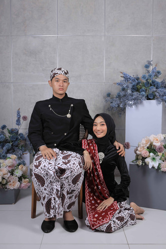 20231121 4r frame hitam (2).jpg