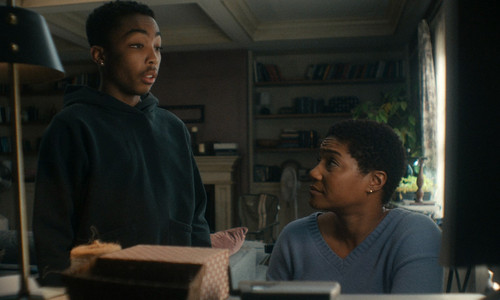 Paisaje Con Mano Invisible.(2023).WEB DL.1080p.Latino.PGD.mkv snapshot 00.42.20.538.jpg