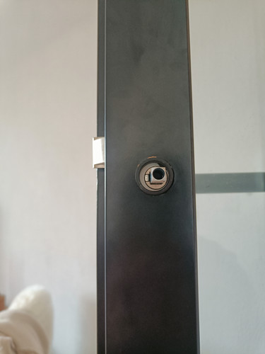 deur beslag te veel naar rechts.jpg