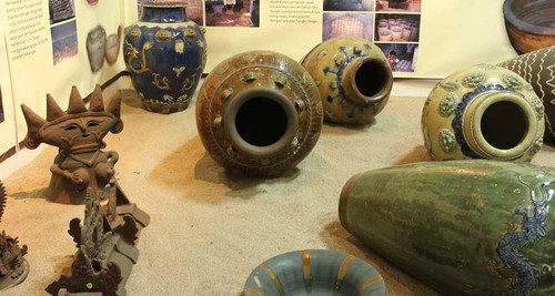 koleksi keramik museum seni rupa dan keramik oleh museum nusantara.jpg