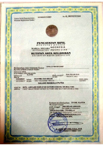 scaled Akte Lahir.jpg