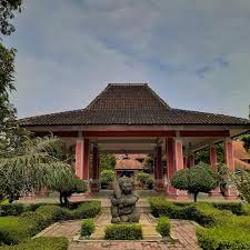 Museum Penataran.jpg