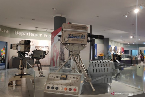 kamera televisi museum penerangan.jpg