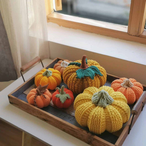 handmade spinus crochet blog - How To Better Halloween Pumpkin 2.jpg
