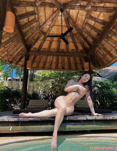 hitomi songyuxin 772 1080px.jpg