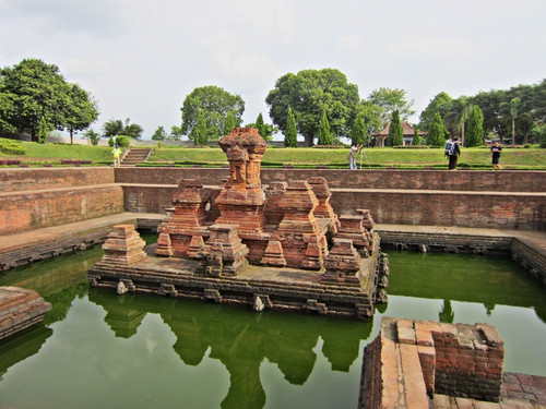 museum trowulan 2.jpg