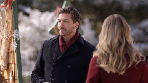 La Navidad Está Servida.(2022).WEB DL.1080p.Latino.PGD.mkv snapshot 00.37.34.252.jpg