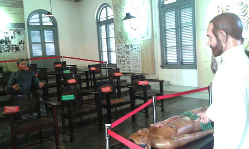 r musium dokter ruang praktikum anatomi.jpg
