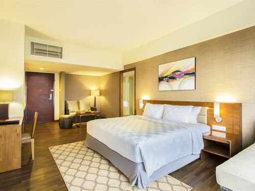 Classic Junior Suite.jpg