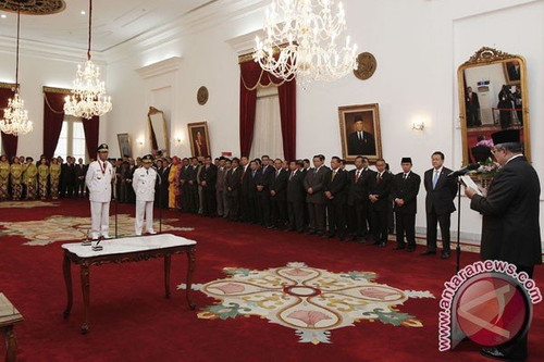 20121010Presiden Lantik Gubernur DIY 101012 HO 2 2.jpg