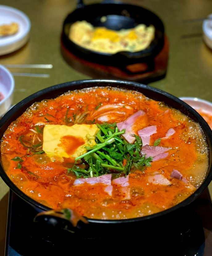 Korean Cuisine - 부대찌개 Budaejjigae