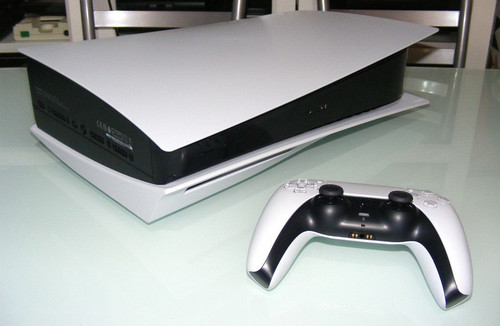 ps5 disc version 2 tb with 1 b 1700218065 ab3c2d36 progressive.jpg
