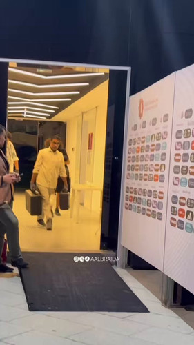 x3BgmruGng u0azZ.jpg