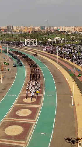 8kqpRiGenB7t4z g.jpg