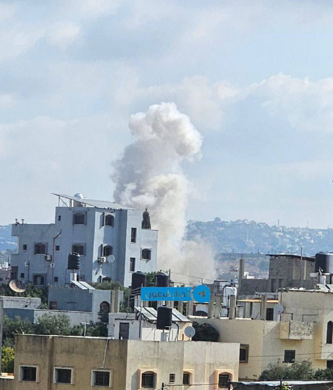 عبوة ناسفة انفجرت بجرافة عسكرية في مخيم نور شمس بطولكرم أثناء قيامها بأعمال تجريف....