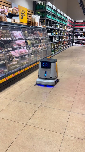 HQiA4 dCRVylsYdn.jpg