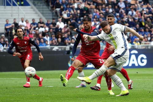 Marko Arnautovic goal Inter Cagliari.jpg