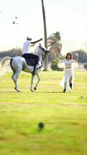 nmu IMjVyJ2Ew ow.jpg