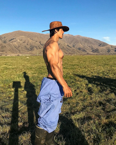 brownboyfitt 1753400562 3684113398955778960 70237079834.jpg